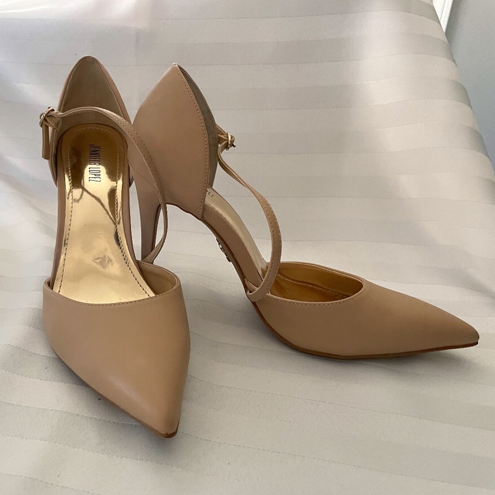 Jennifer Lopez Size 9